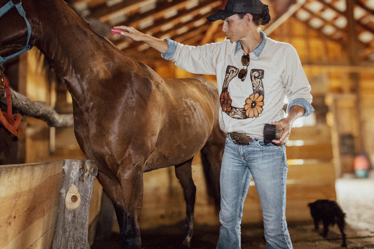 Tooled Horseshoe Lightweight Crewneck